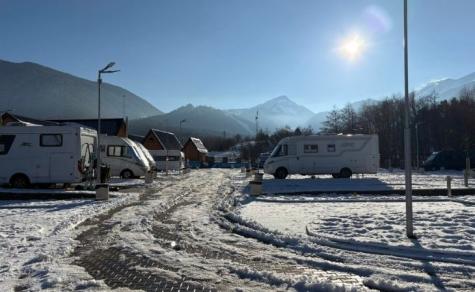 BETWEEN THE MOUNTAINS