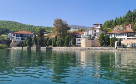 LAKESIDE 1